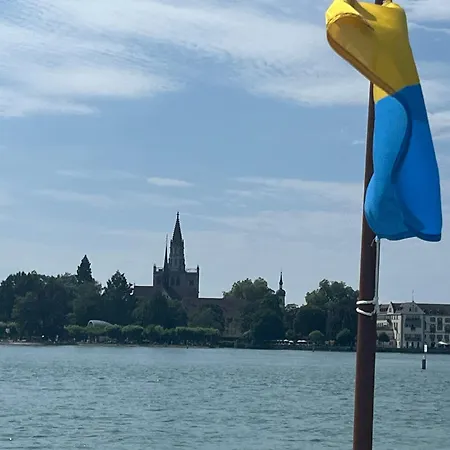 Burgblick-romantik Fuer 2 Mit Seesicht Im Winzerhaeusle Meersburg